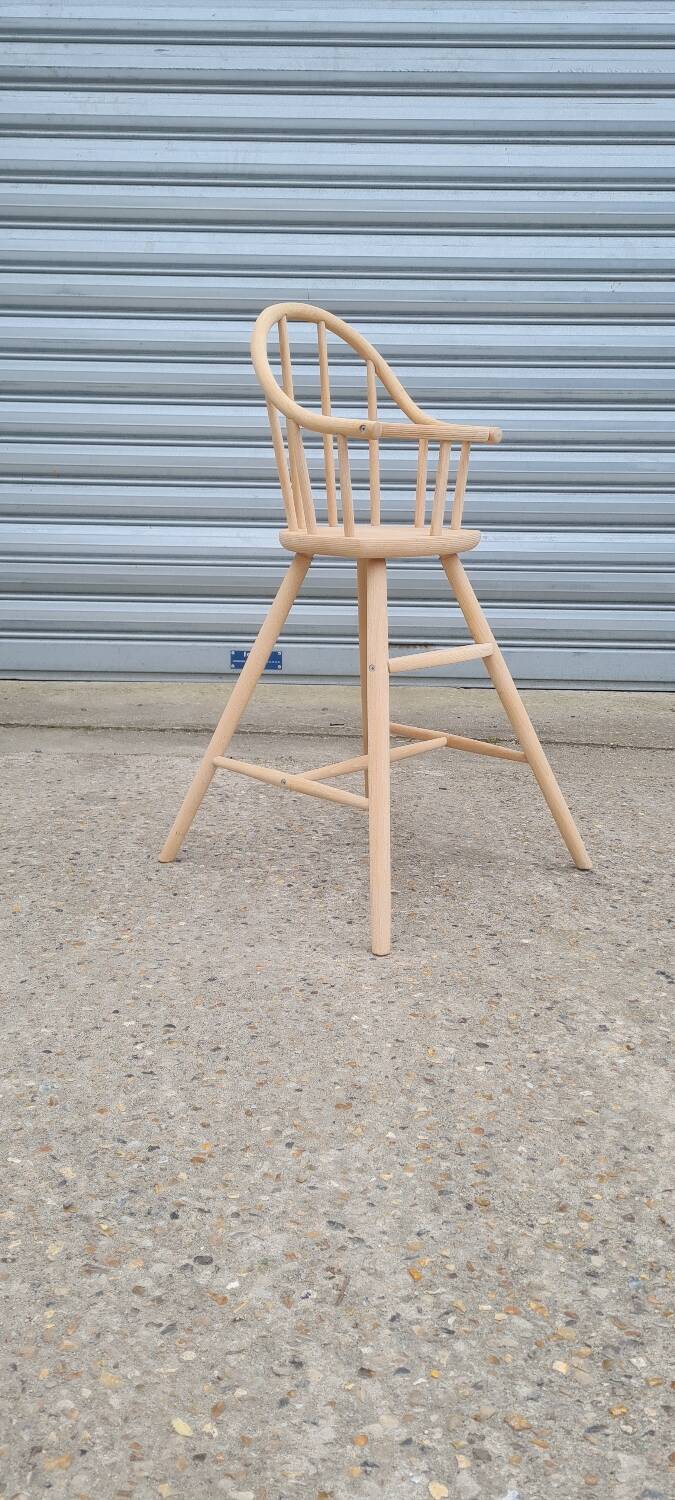 Chaise haute pour bébé scandinave