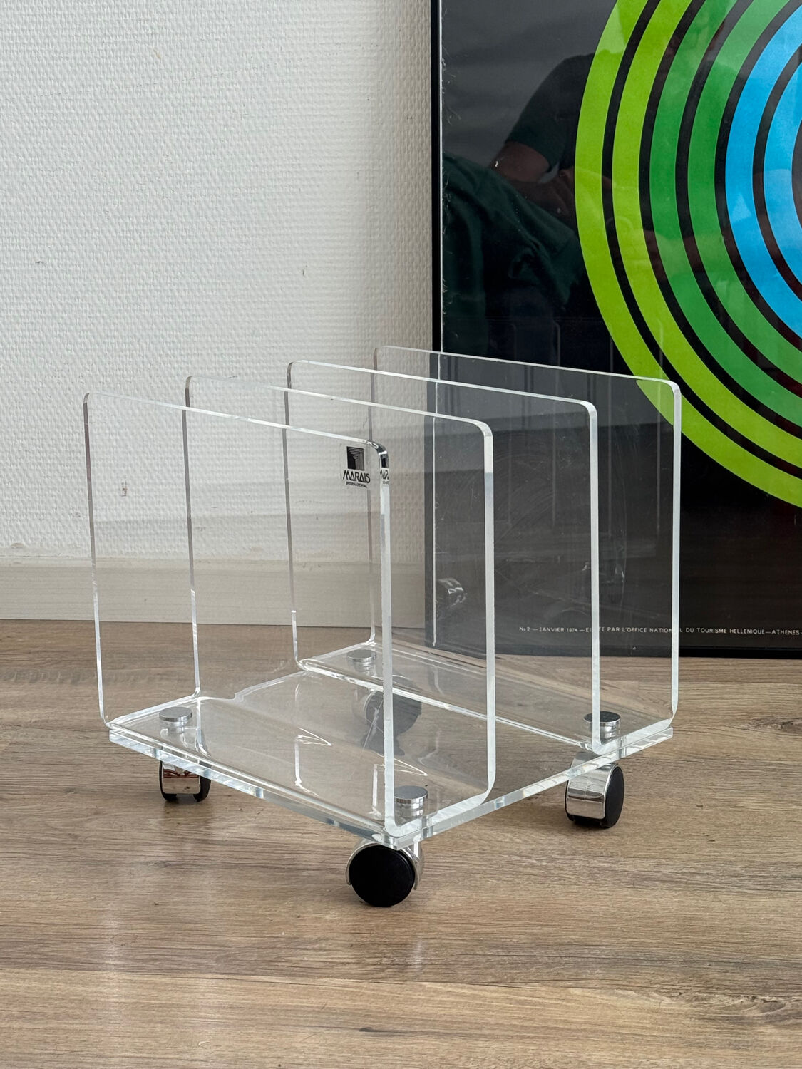 Marais International magazine rack