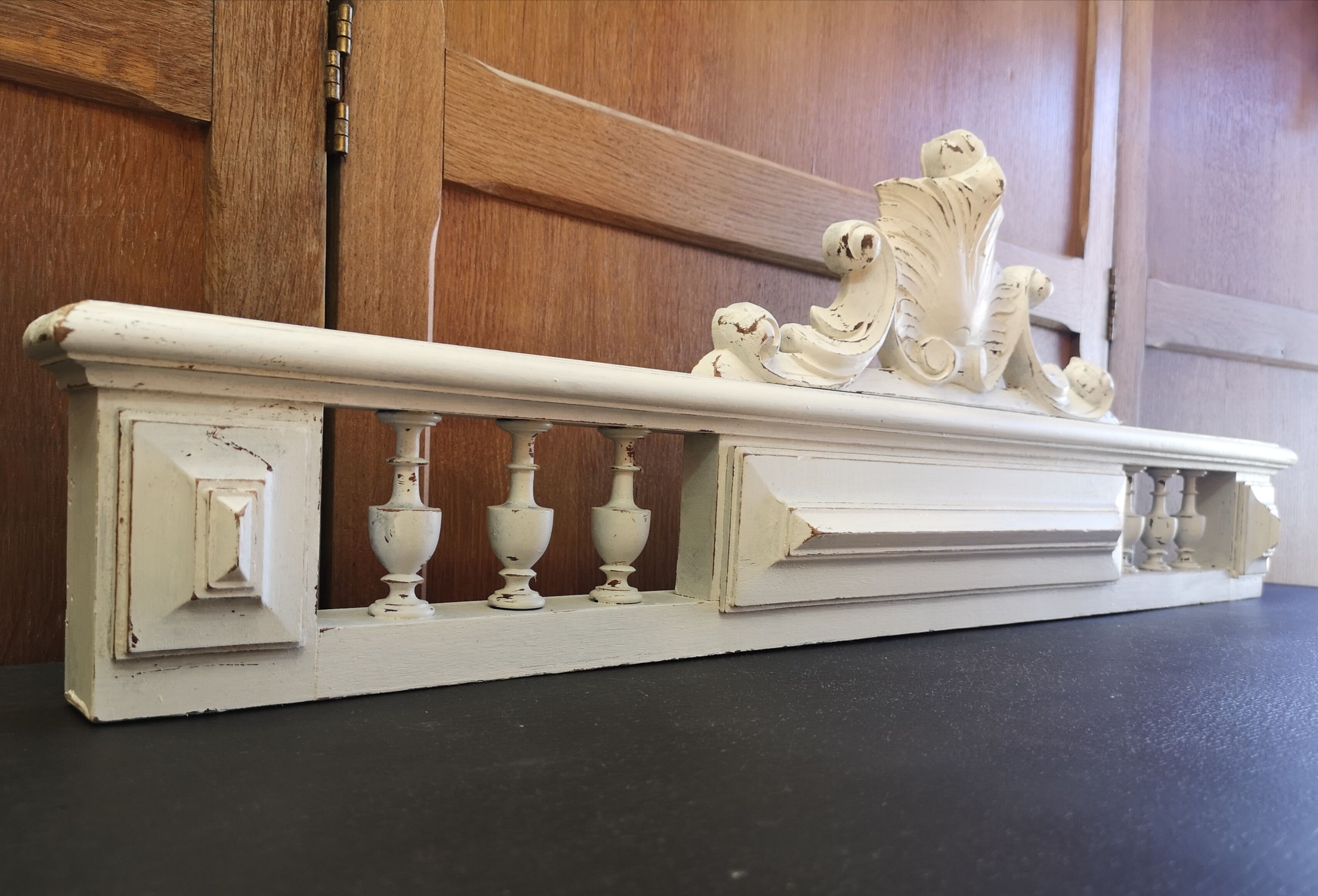 Fronton patine shabby chic gustavien 85,5 cm