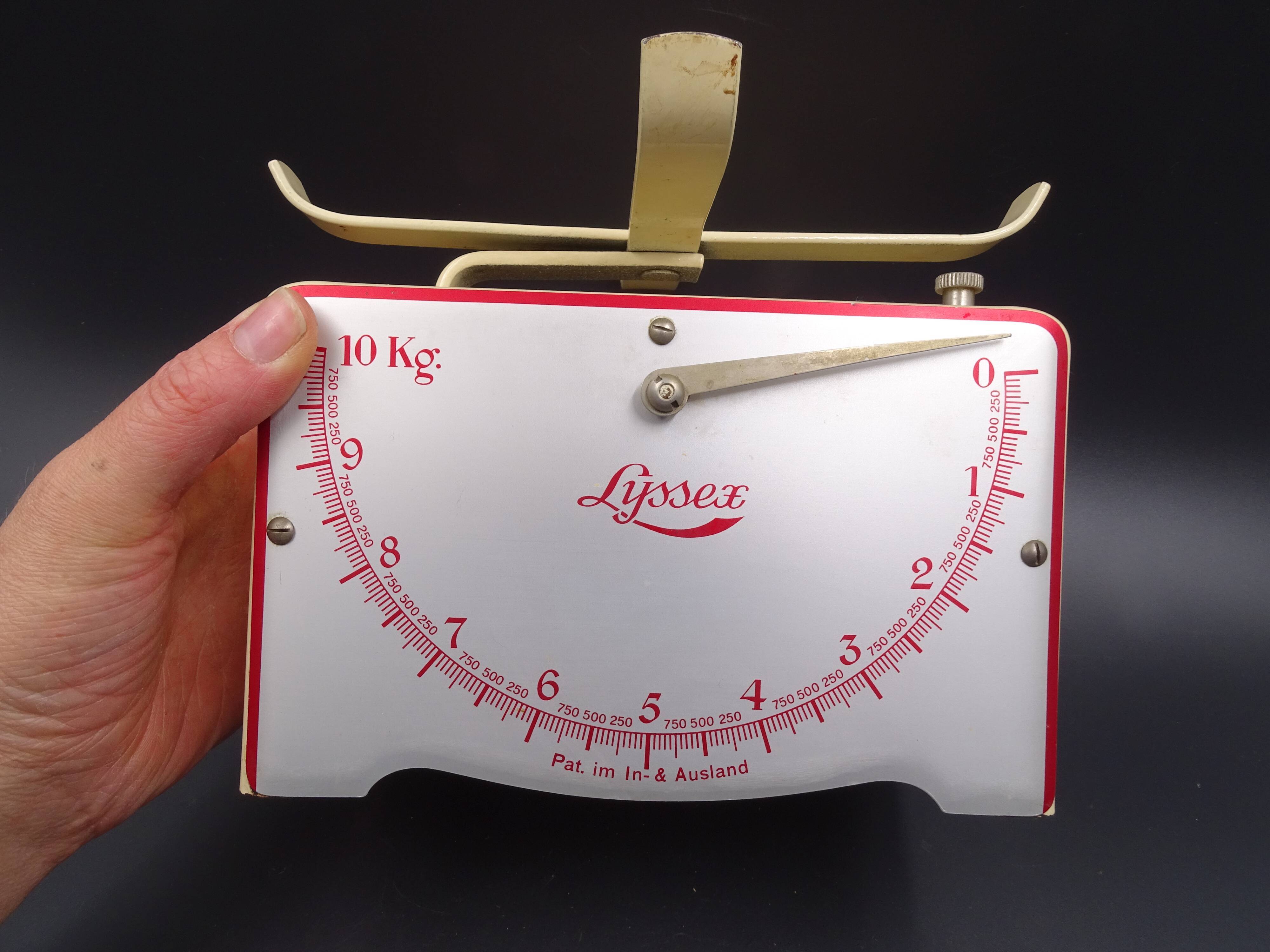 Old red Lyssex brand scale
