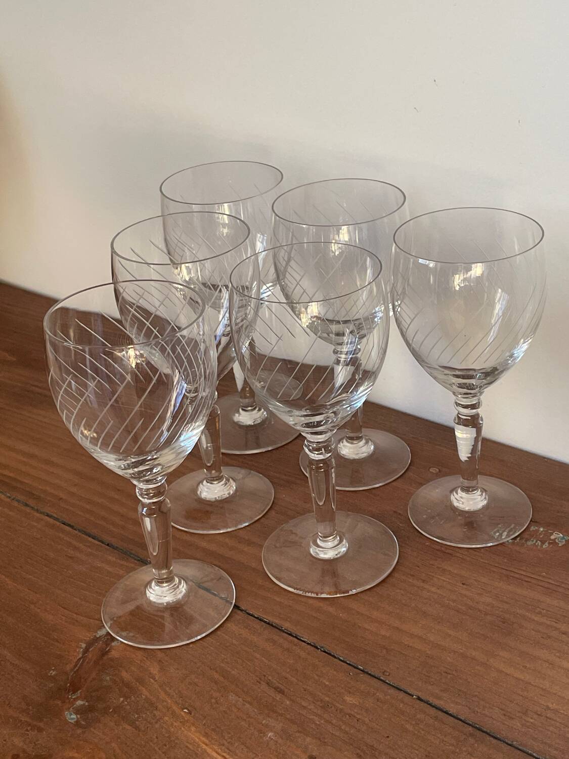 4 crystal wine glasses with stems
