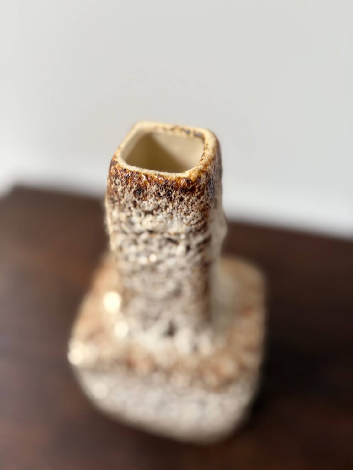 Vase en céramique fat lava années 60 marron et beige pays bas