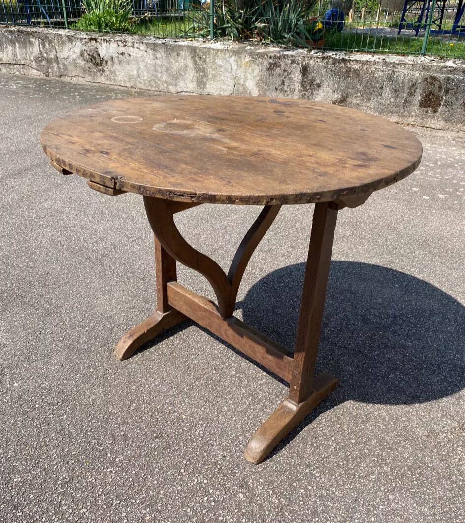 Winegrower's harvest table in oak