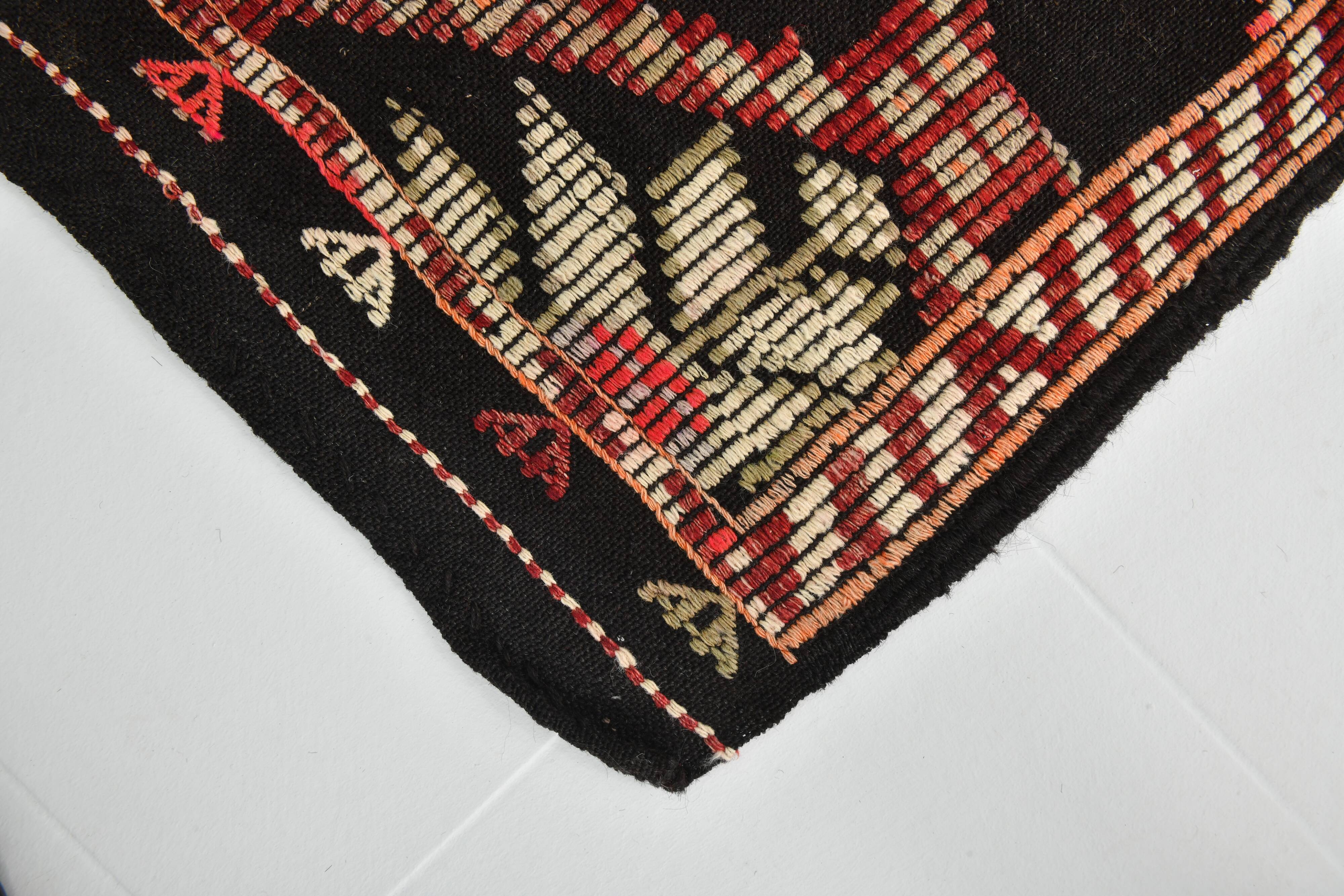 4x8 Red & Black Star Pattern Vintage Kilim Rug, 136x234Cm
