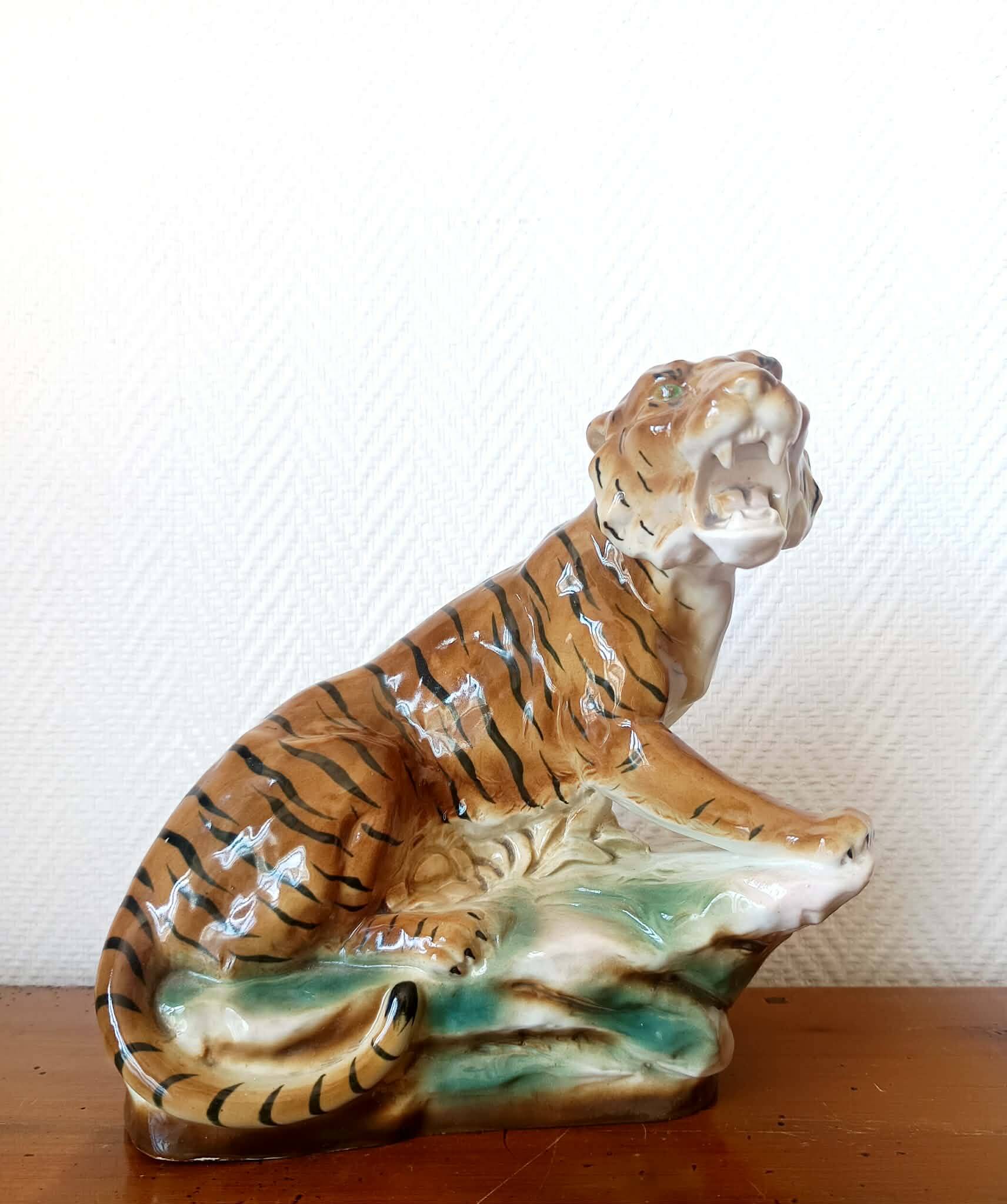 Ceramic tiger from around 1940 / 1950