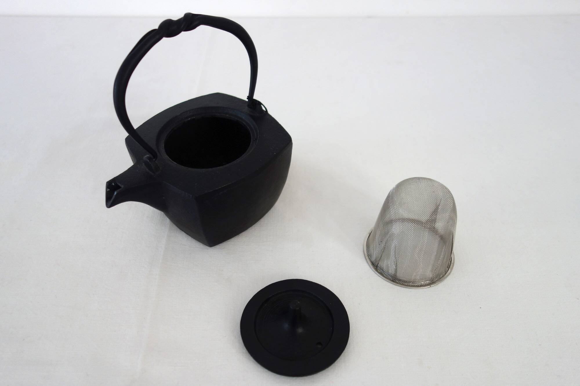 Oigen Japanese Cast Iron Teapot