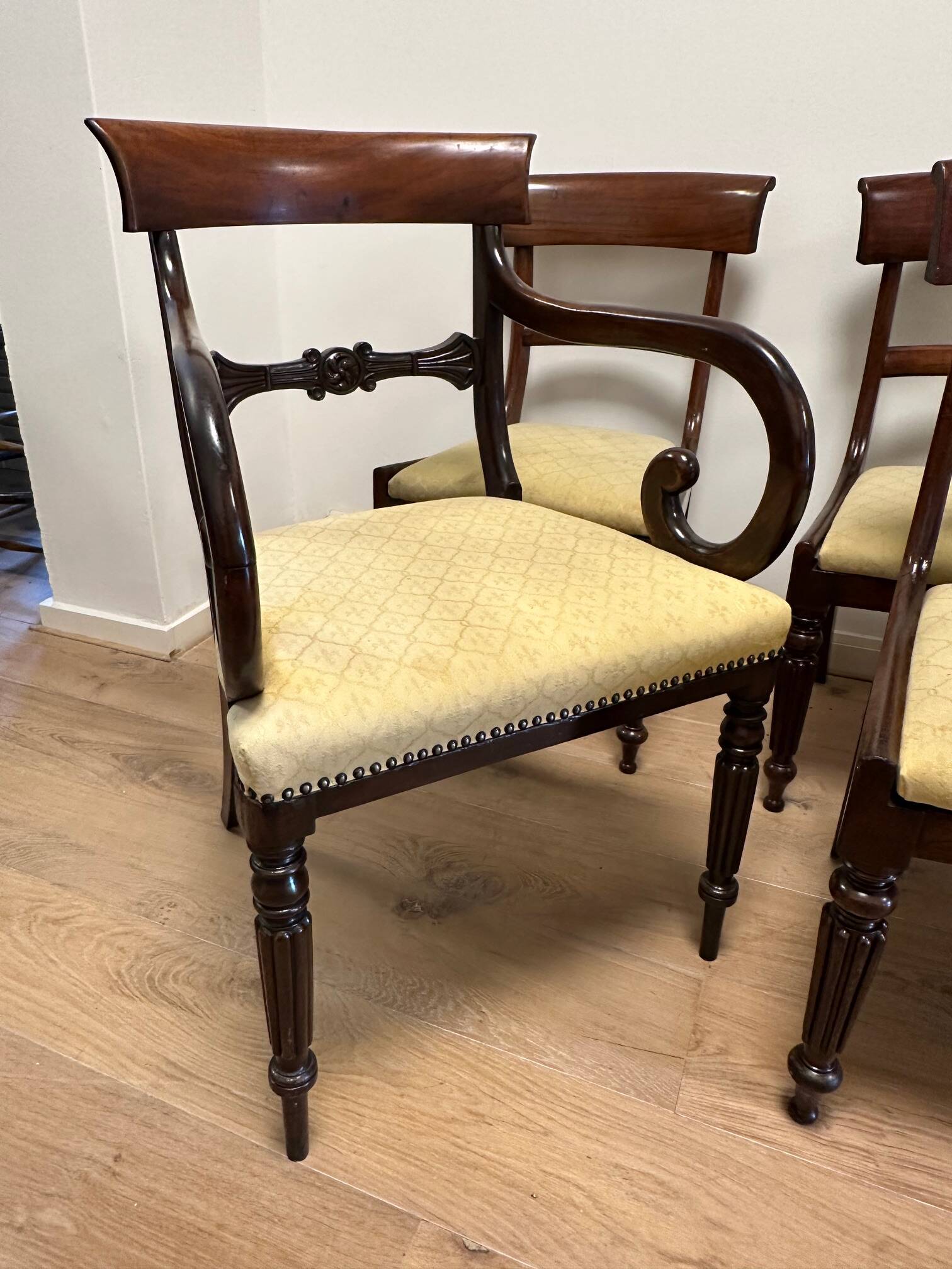 Set of 6 antique mahogany dining chairs