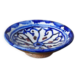 Petit plat marocain vintage en céramique à motif émaillé bleu