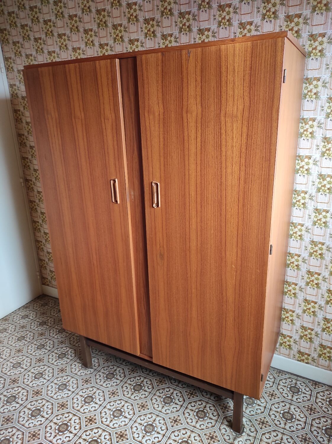 Scandinavian style 2 door wardrobe