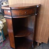 Corner cabinet
