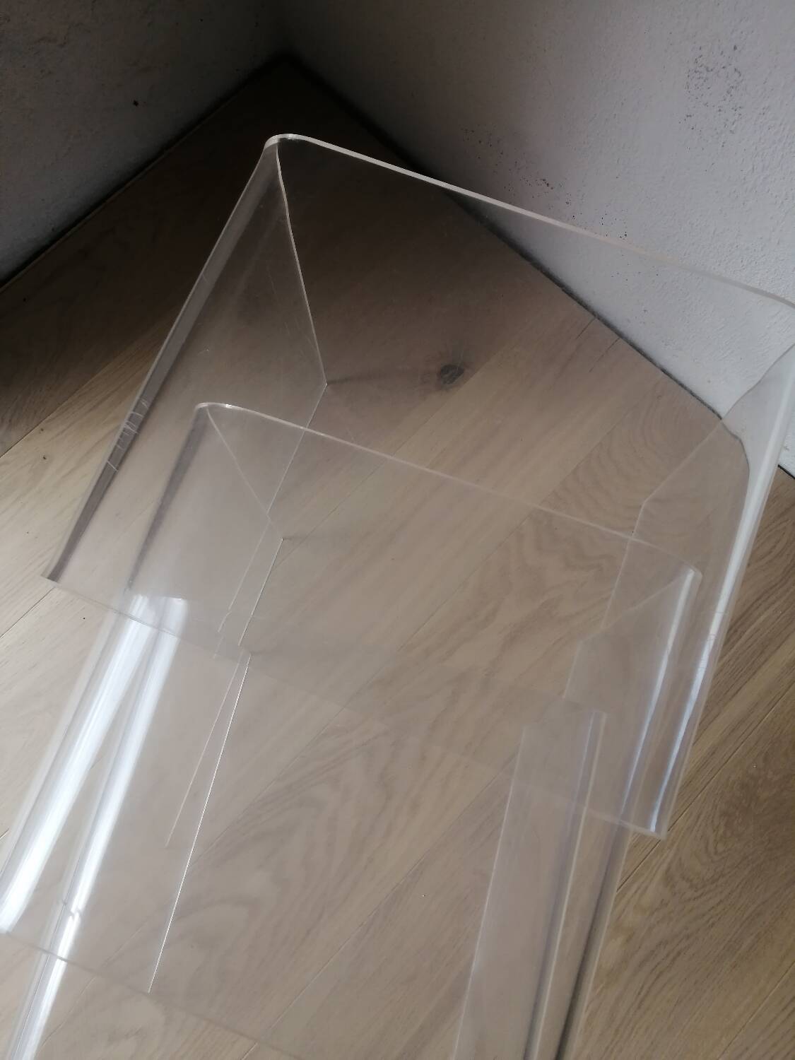 3 nesting tables in plexiglass