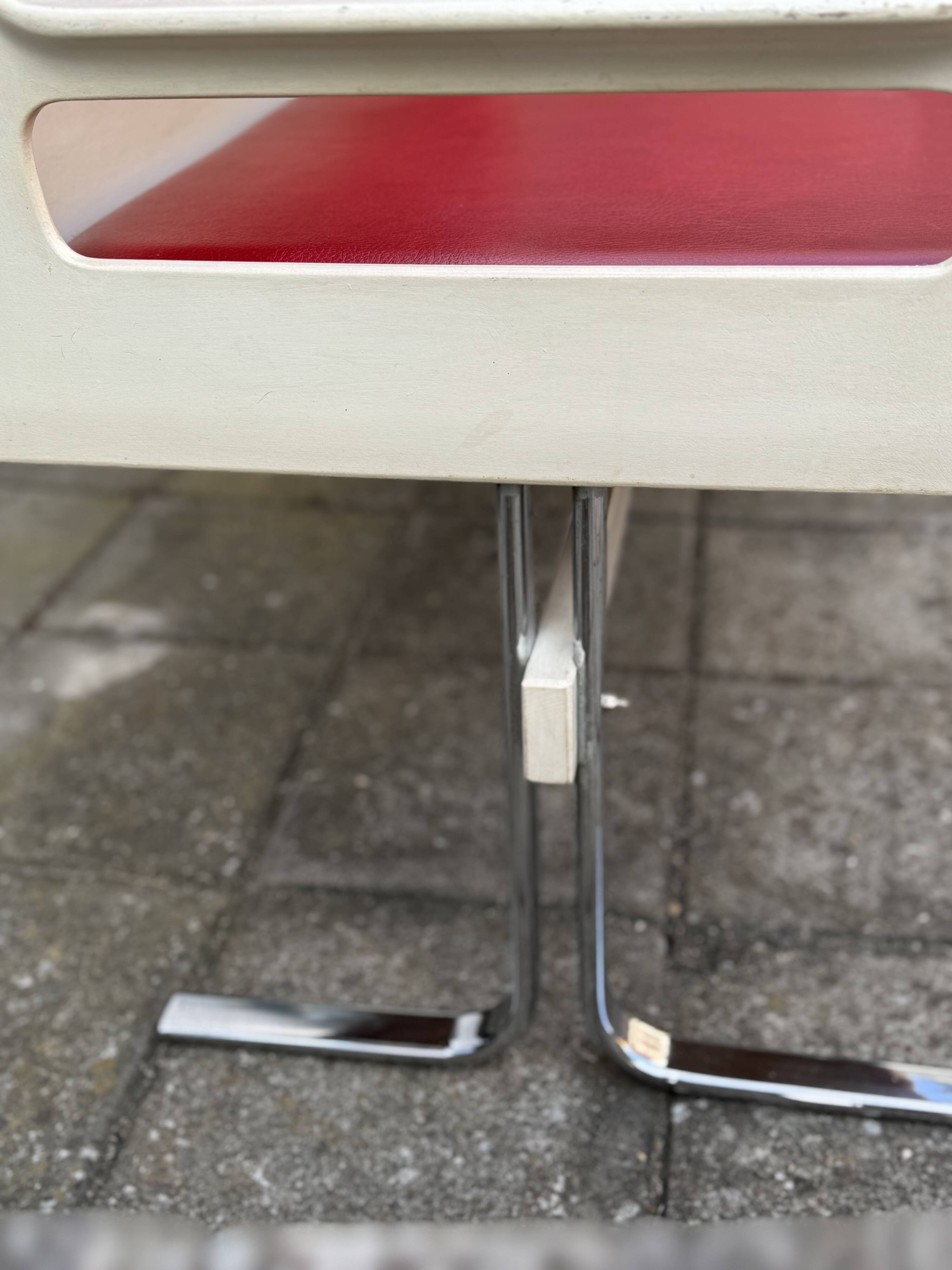 Space Age Bench by EKA Wohnmobel