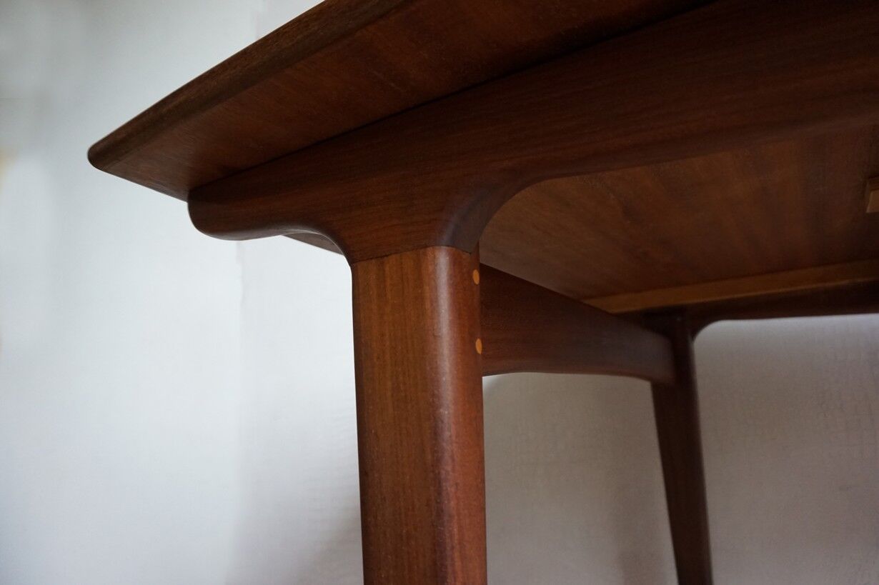 Louis van Teeffelen for Webe - Extendable teak dining table