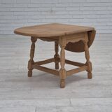 1970s, Danish foldable side table, solid oak wood, original condition.