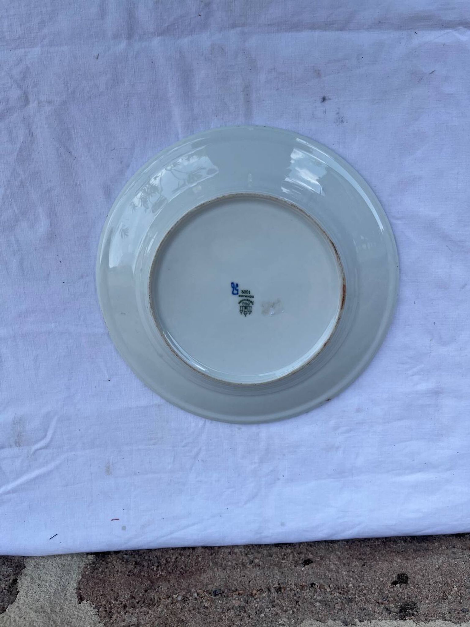 Hotel plates