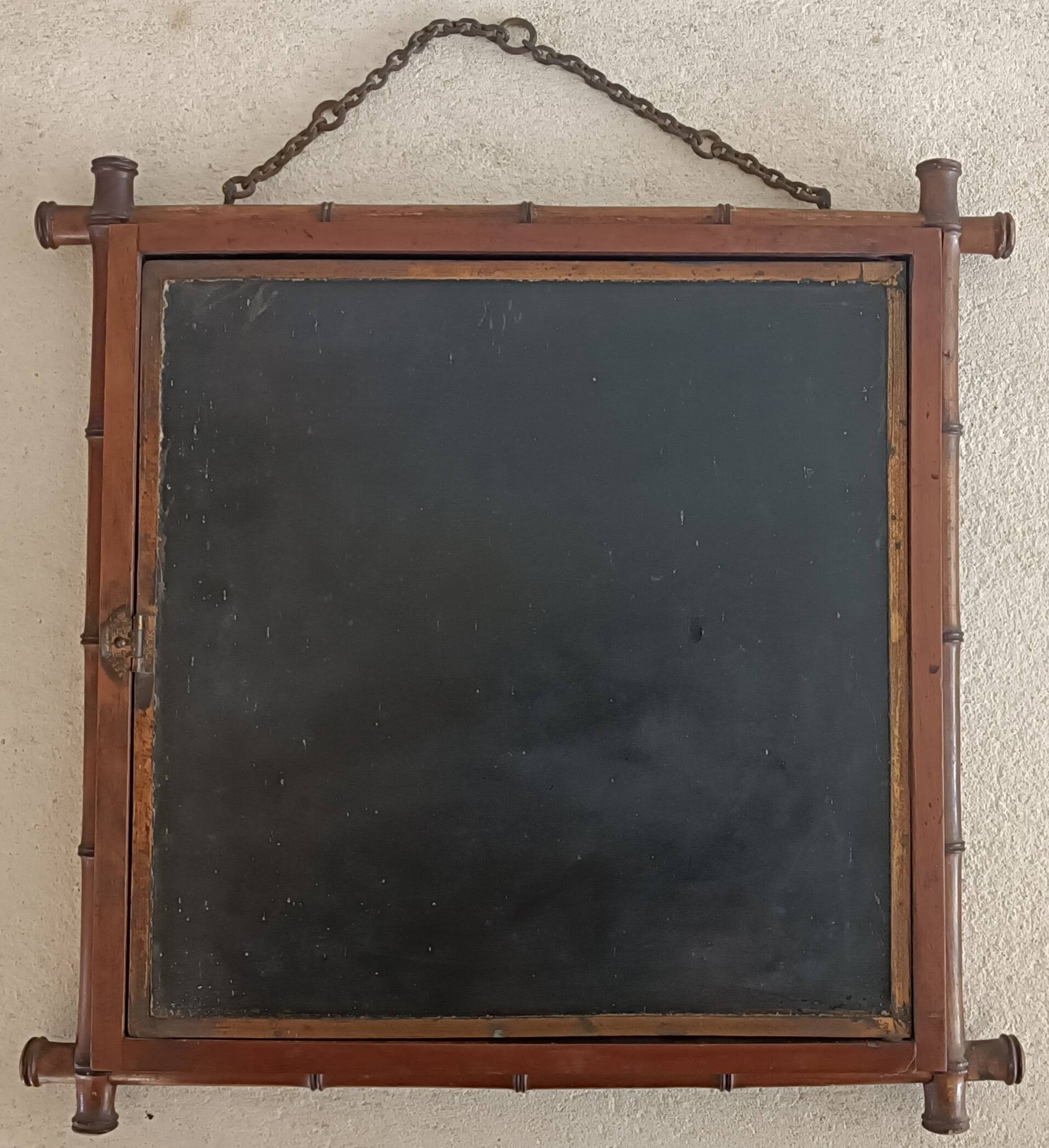 Barber's triptych mirror