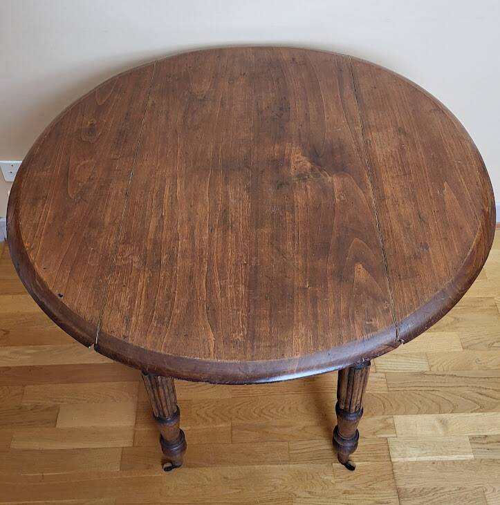 Drop-leaf table (with flaps)