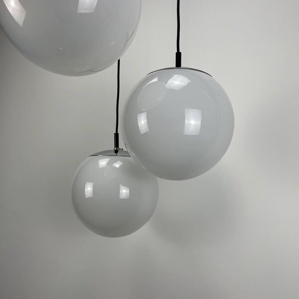 Suspension globe cascade MIST par RAAK Amsterdam ‘Ochtendnevel’, lampe suspension, 1970