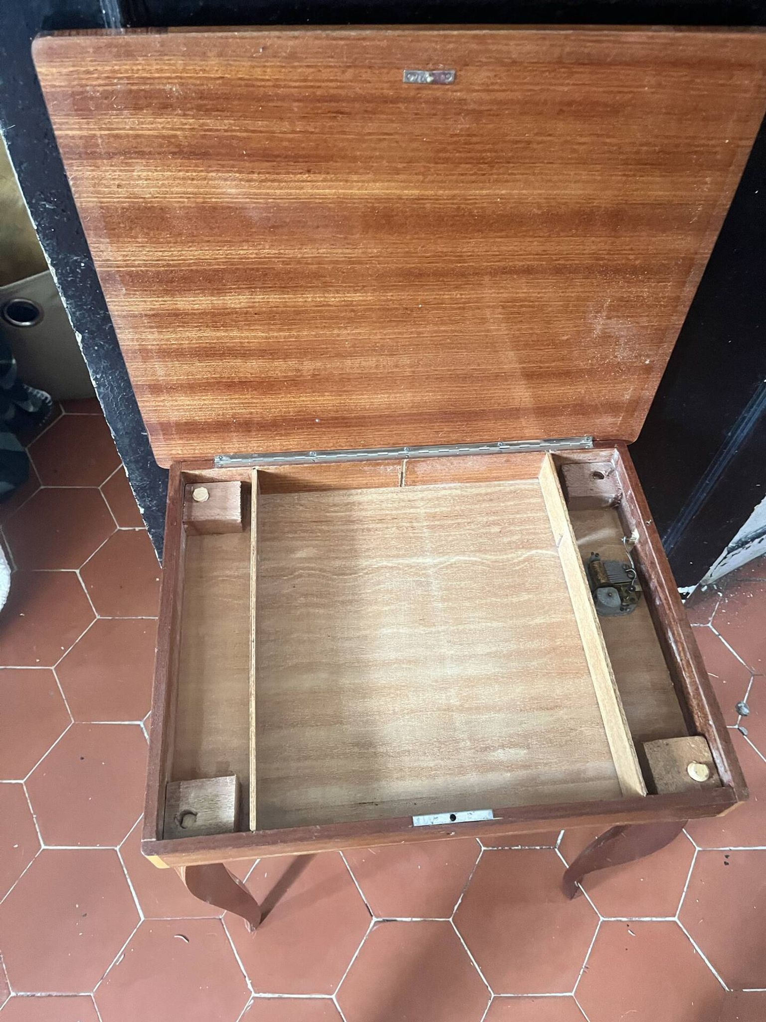 Table à musique en marqueterie italienne (Sorrente) - Mélodie « Torna