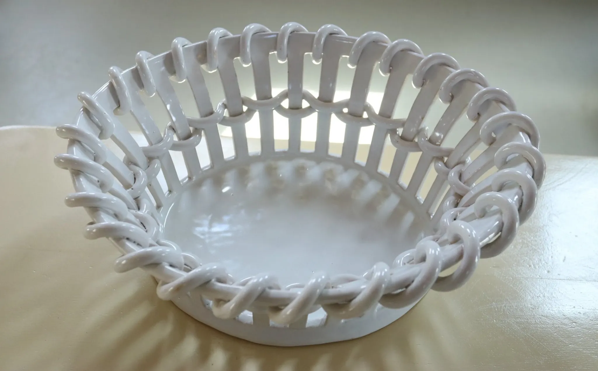 Woven white earthenware basket – attributed to Émile Tessier, Malicorne