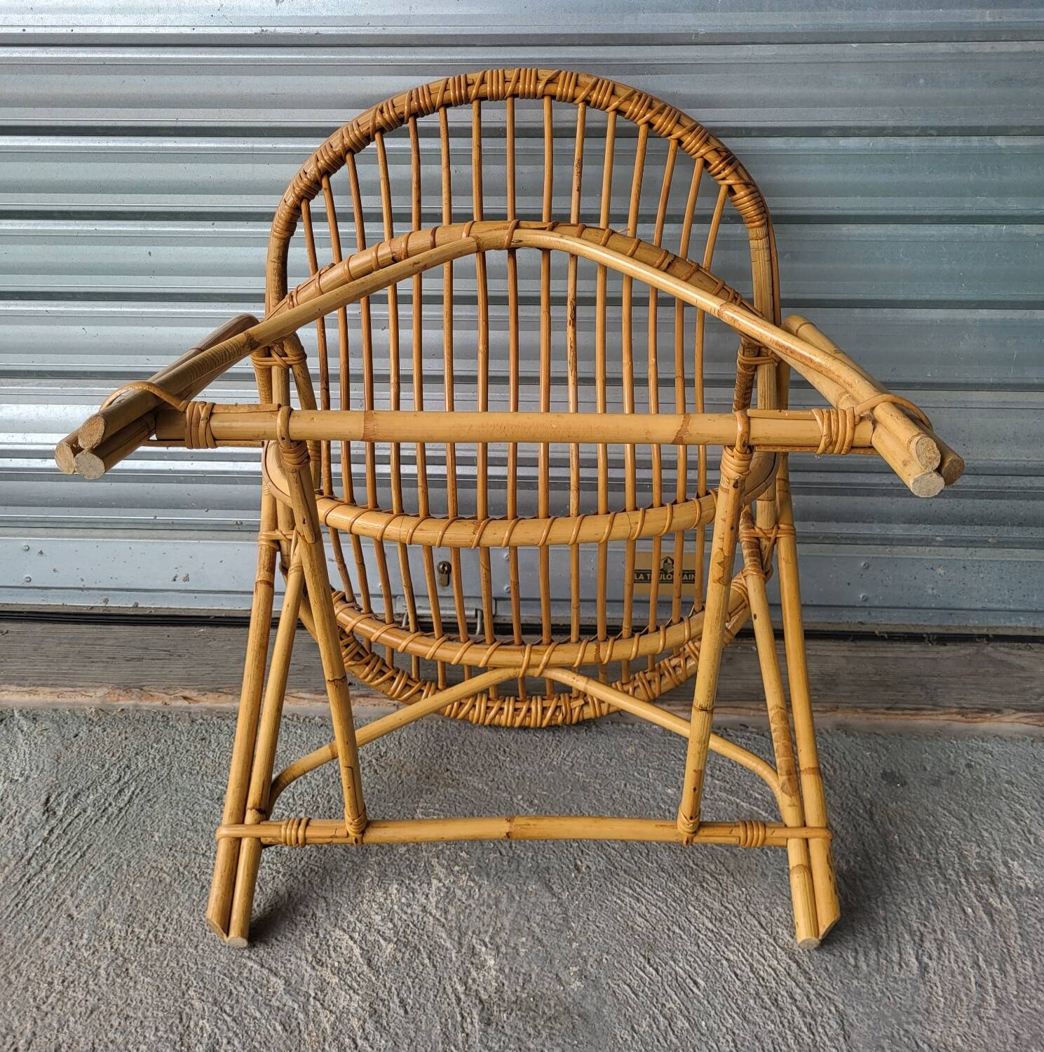 Vintage rattan basket chair in very good condition