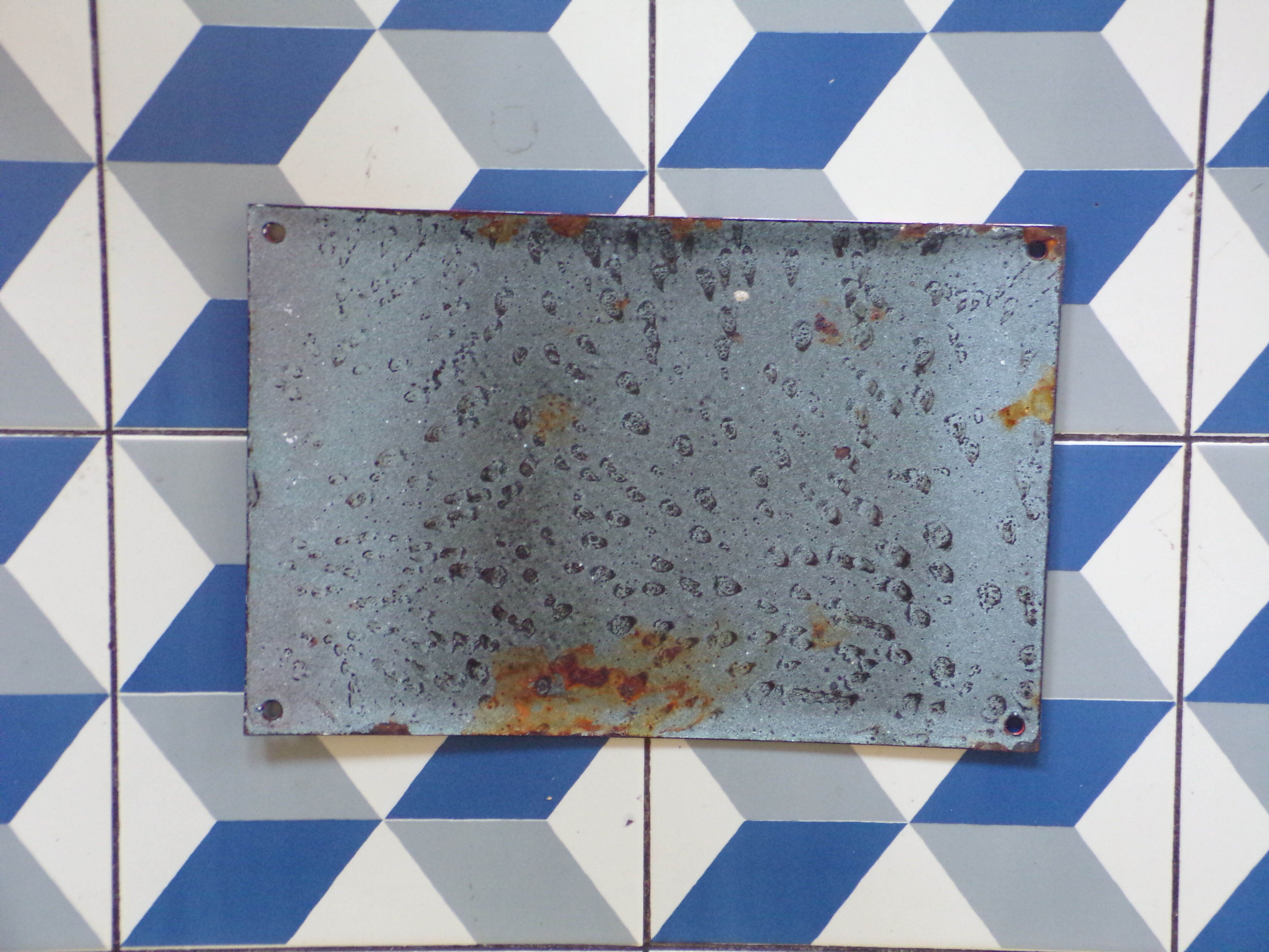 Enamelled sheet metal sheet smoking defense