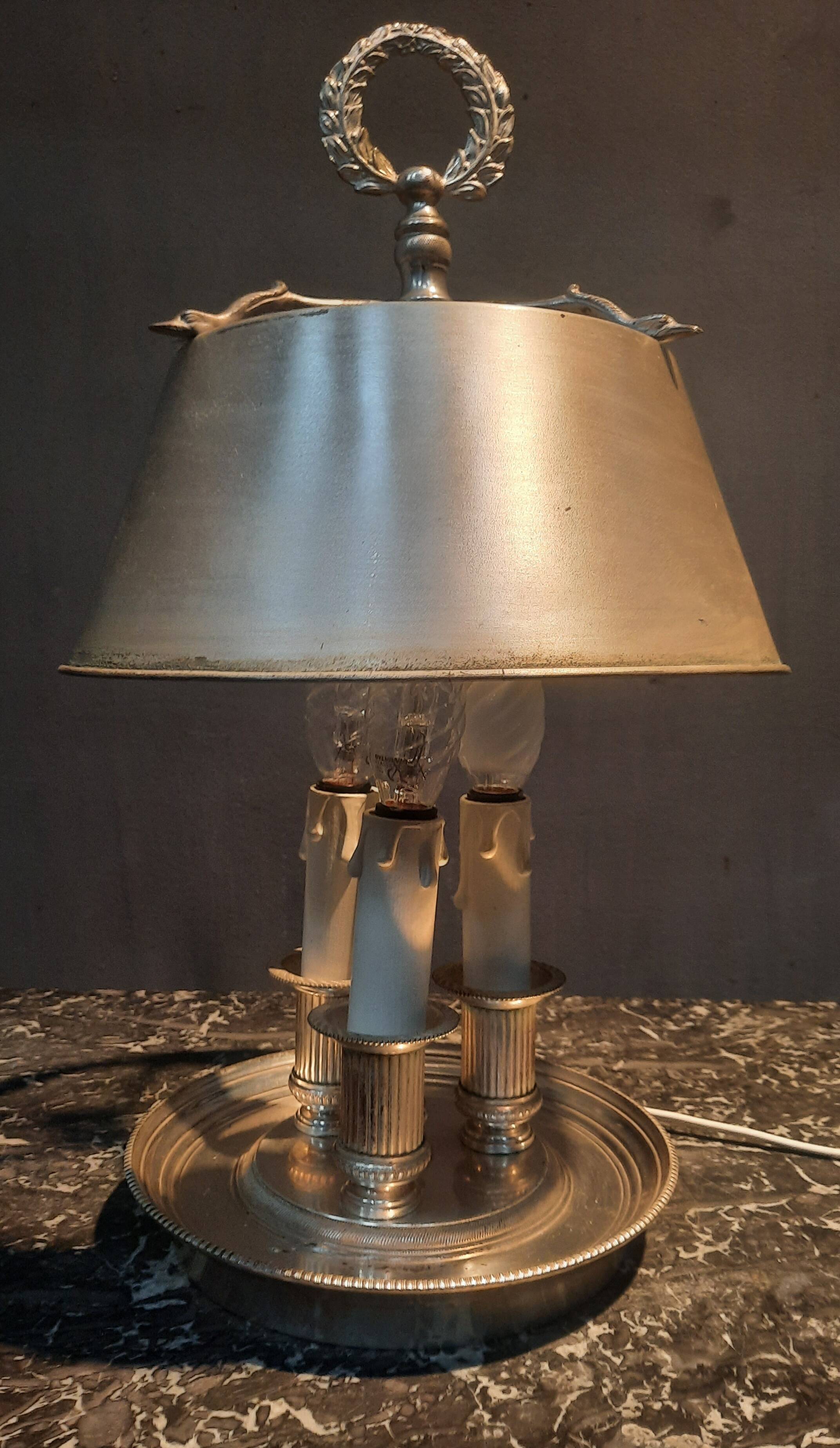 Lampe bouillotte de style  Louis XVI