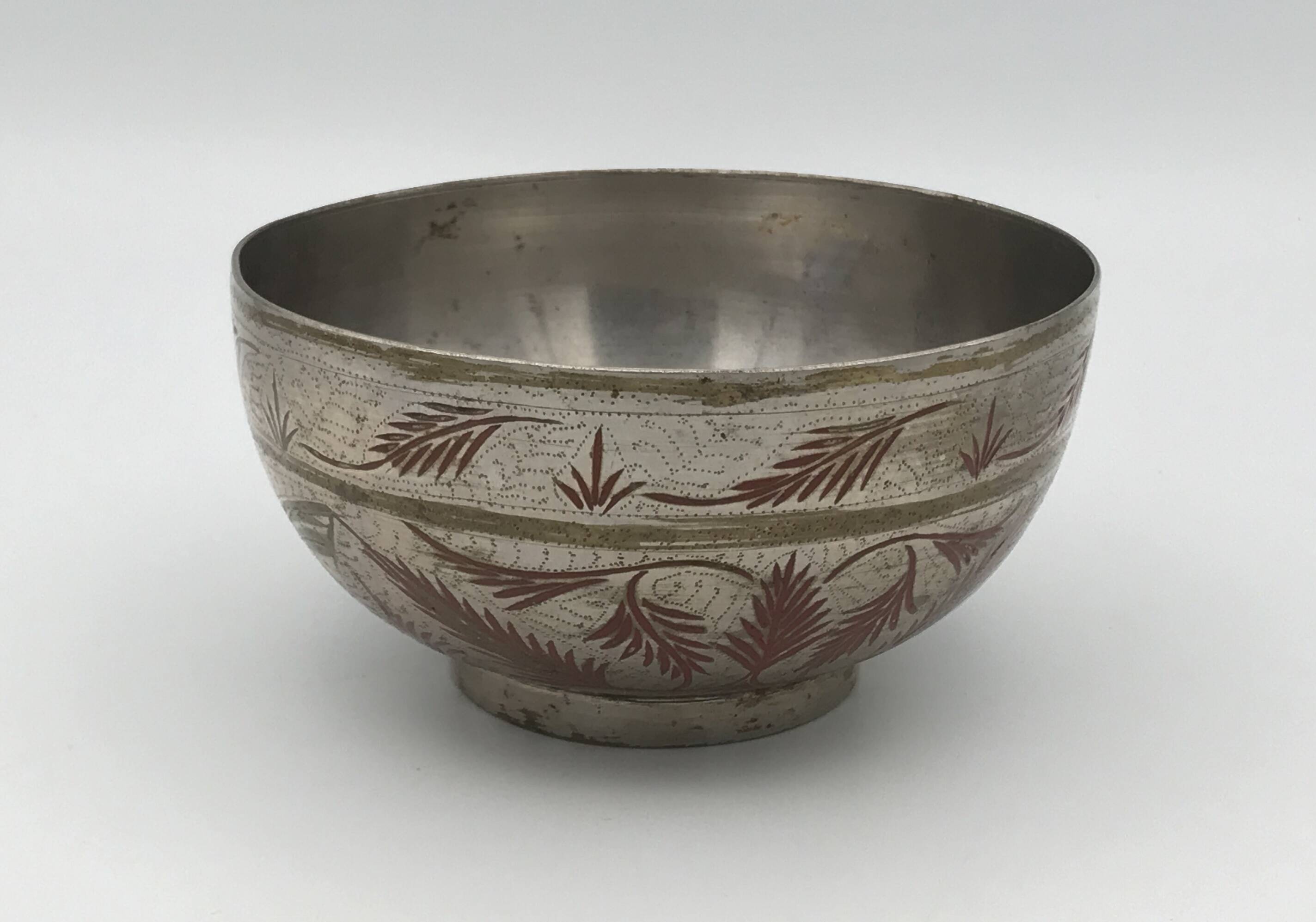 Antique ISLAMIC BOWL in tinned BRASS with engraved decoration and colored patterns