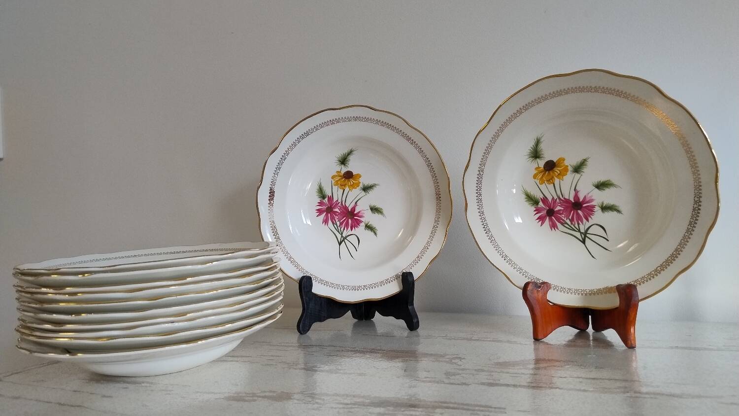 12 deep plates – Gien porcelain – Fanfare model – 1920s