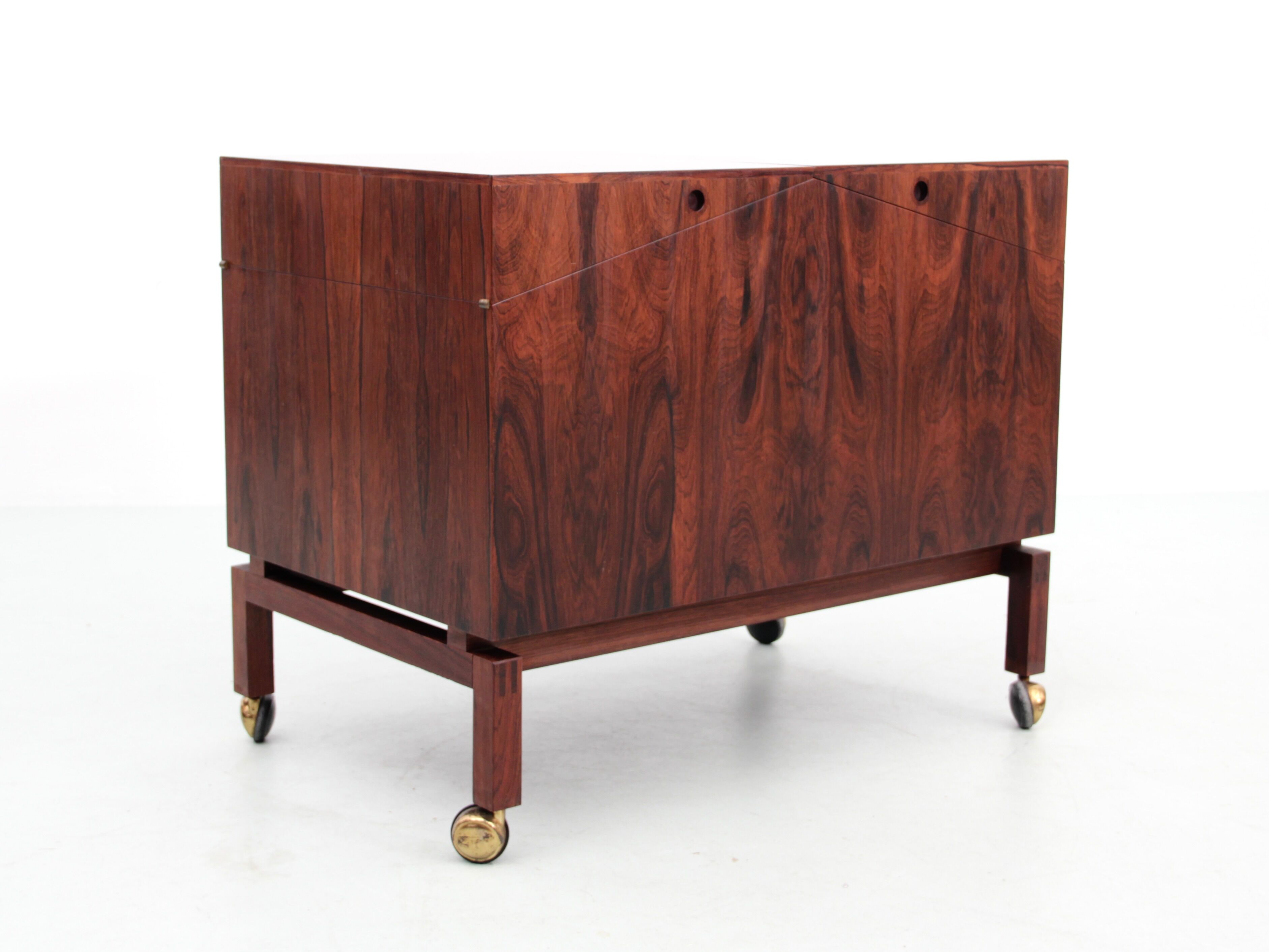 Scandinavian rosewood roller bar from Rio