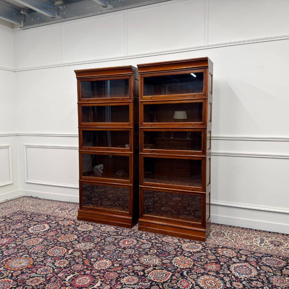 Bibliothèque Globe Wernicke classique en anglais
