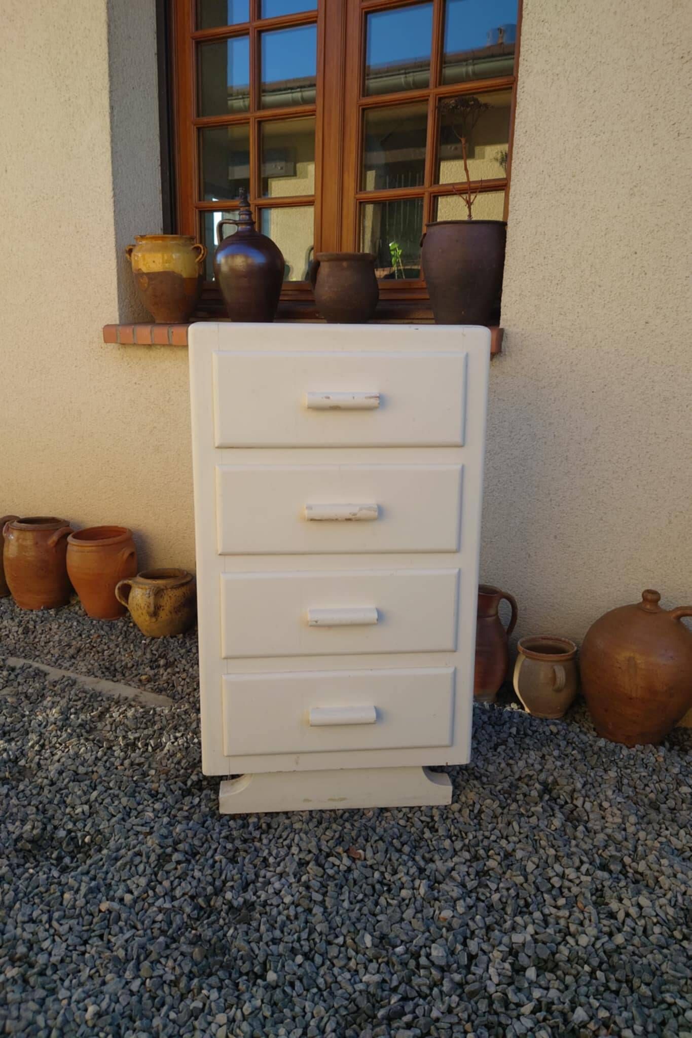 Art Deco chest of drawers in white painted wood with 4 drawers
