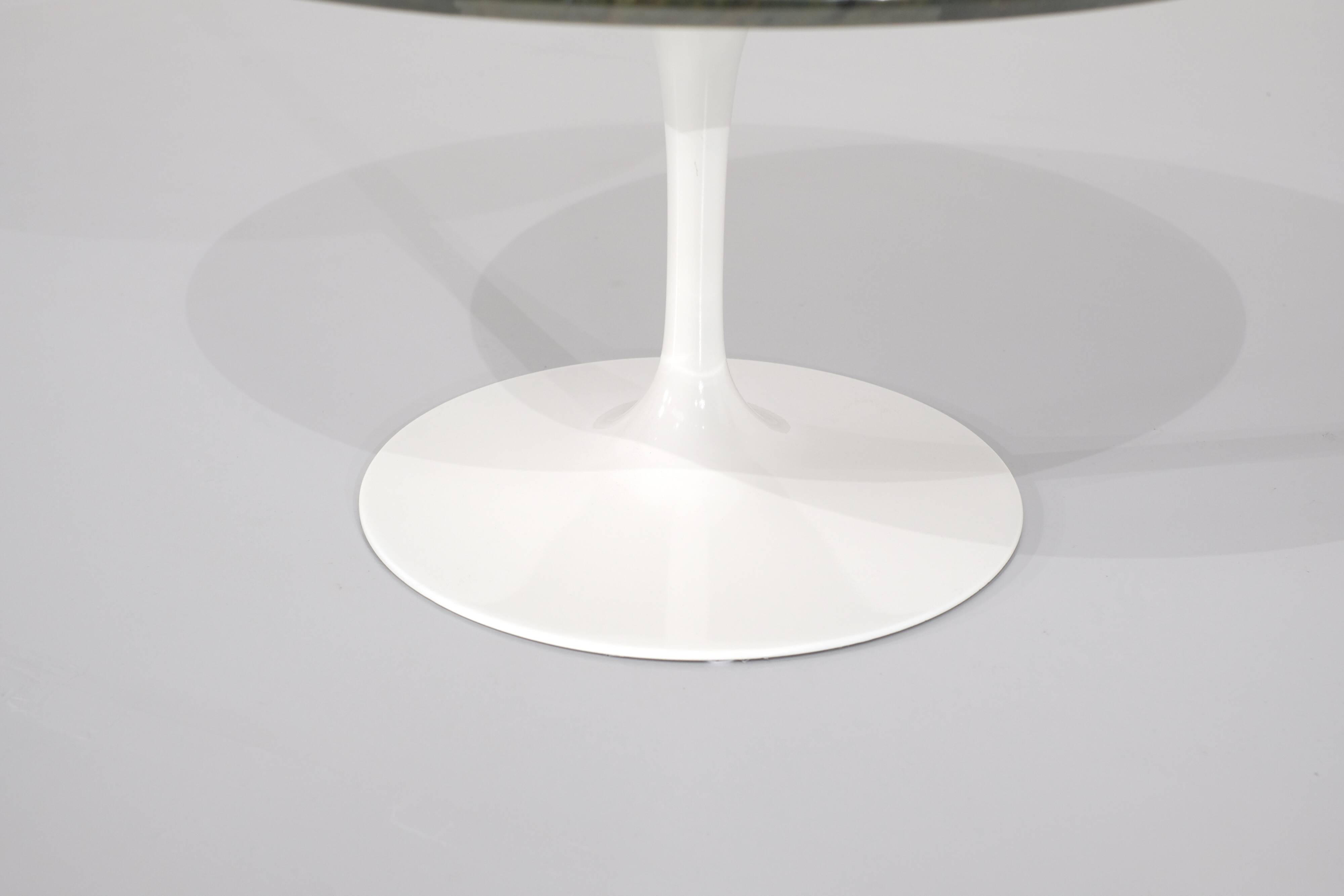 "Tulip" marble coffee table by Eero Saarinen for Knoll, USA.