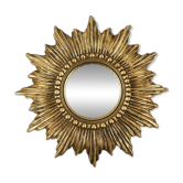 Miroir convexe en résine dorée en forme de soleil, France, années 1960.