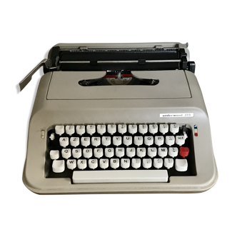 Underwood 319 typewriter