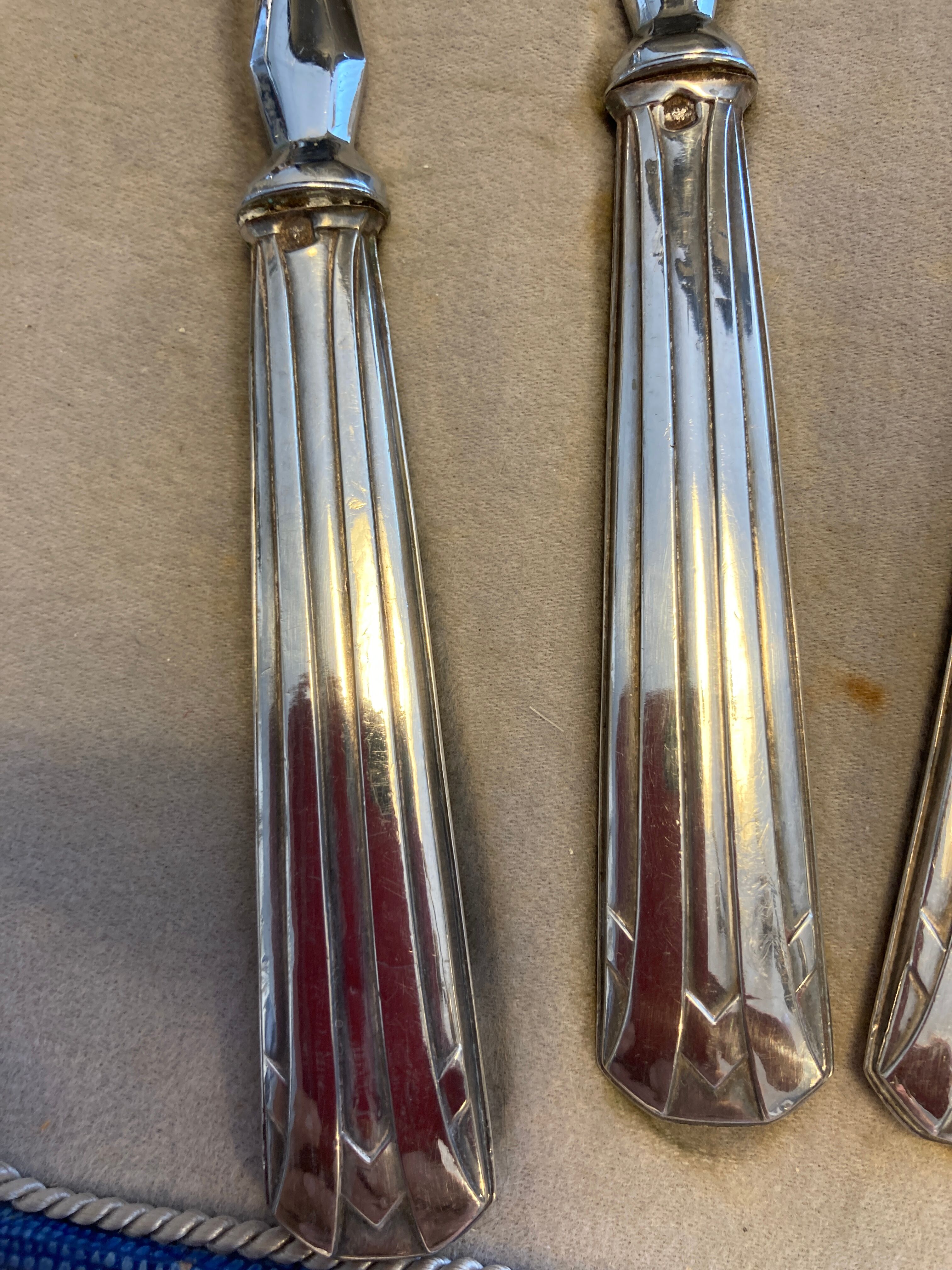 Silverware dessert service