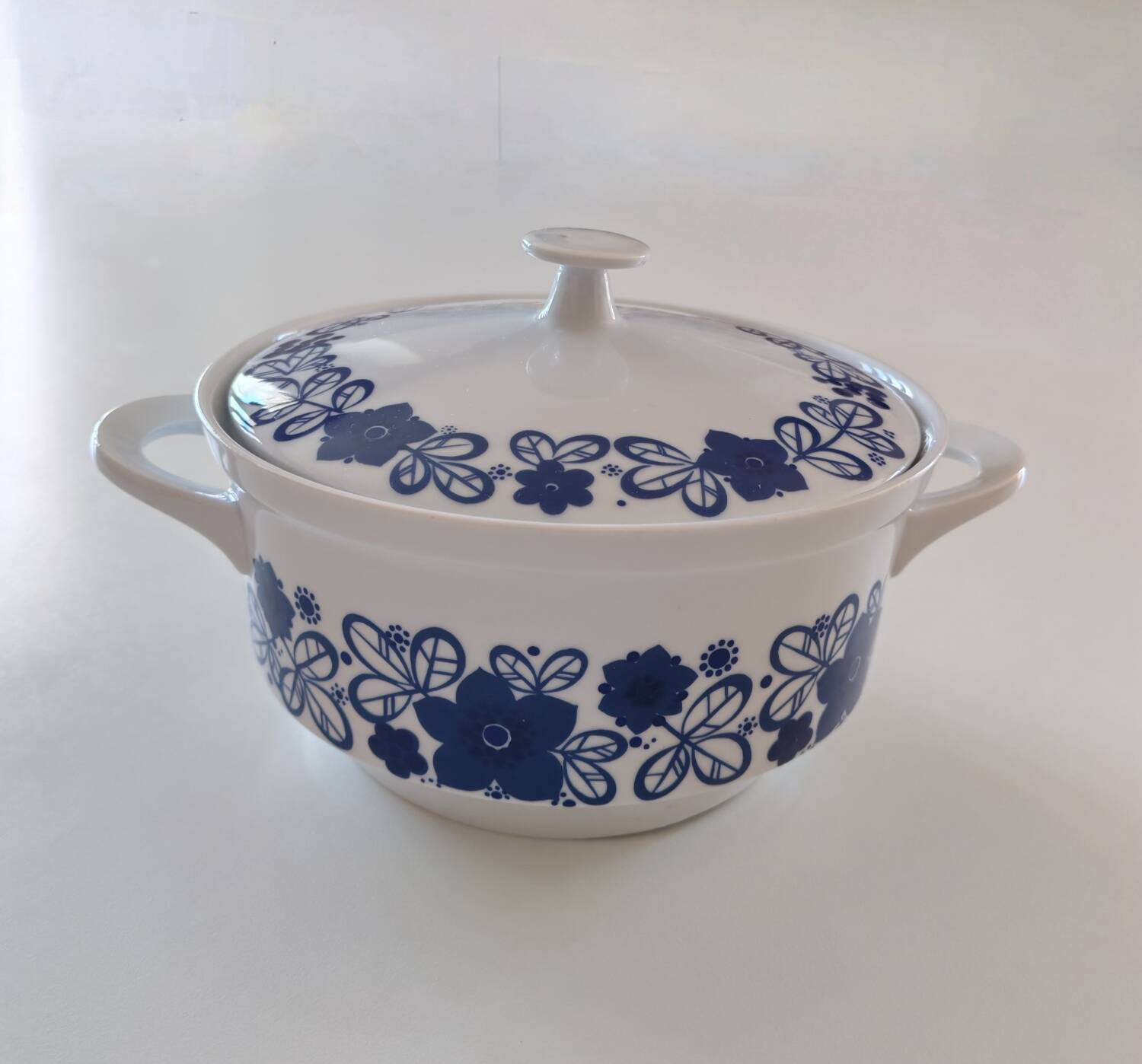 Legumier en porcelaine vintage