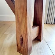 Banc vintage en bois, fabriqué artisanalement, style rustique
