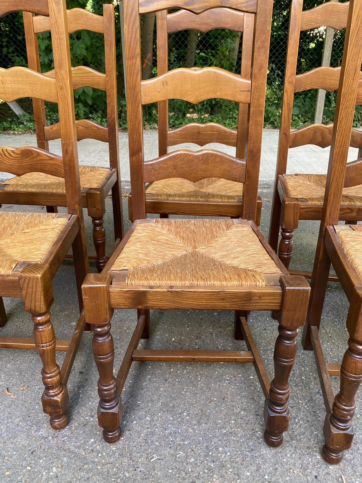 6 solid wood and straw chairs with high farmhouse-style backs