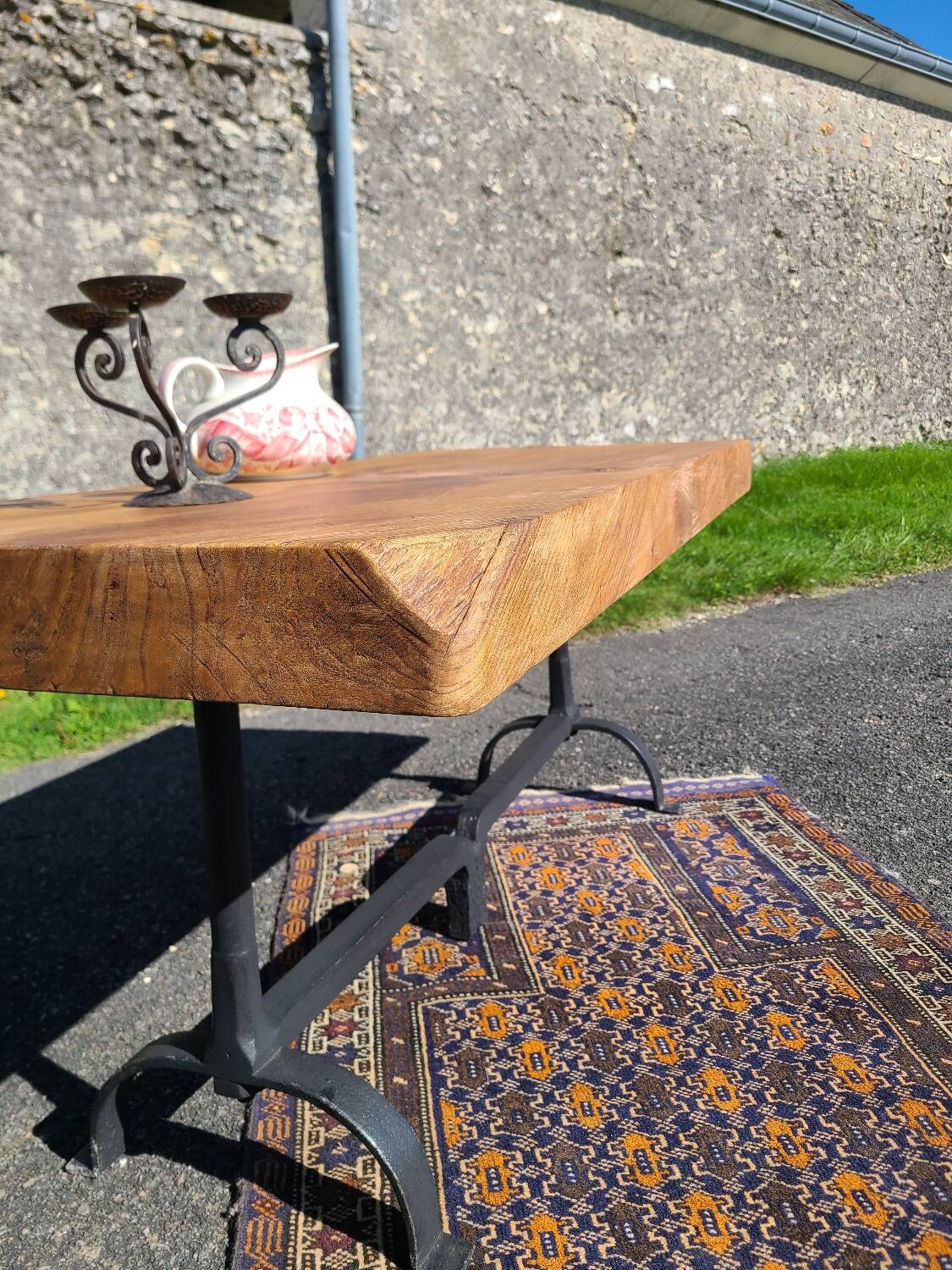 Table basse brutaliste, art populaire année 20