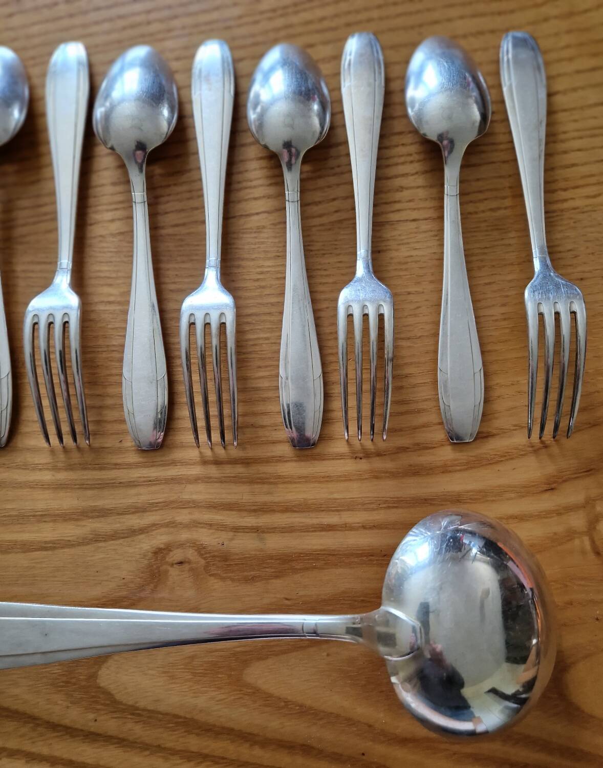 Apollo 12-piece silver-plated cutlery set