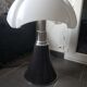 Lampe Pipistrello de Gae Aulenti pour la maison martinelli luce