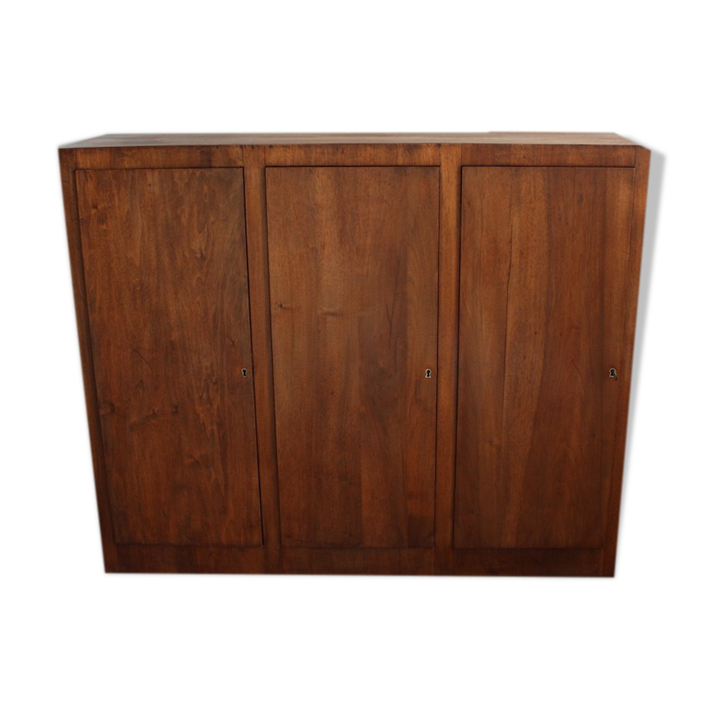 3-door low-door furniture