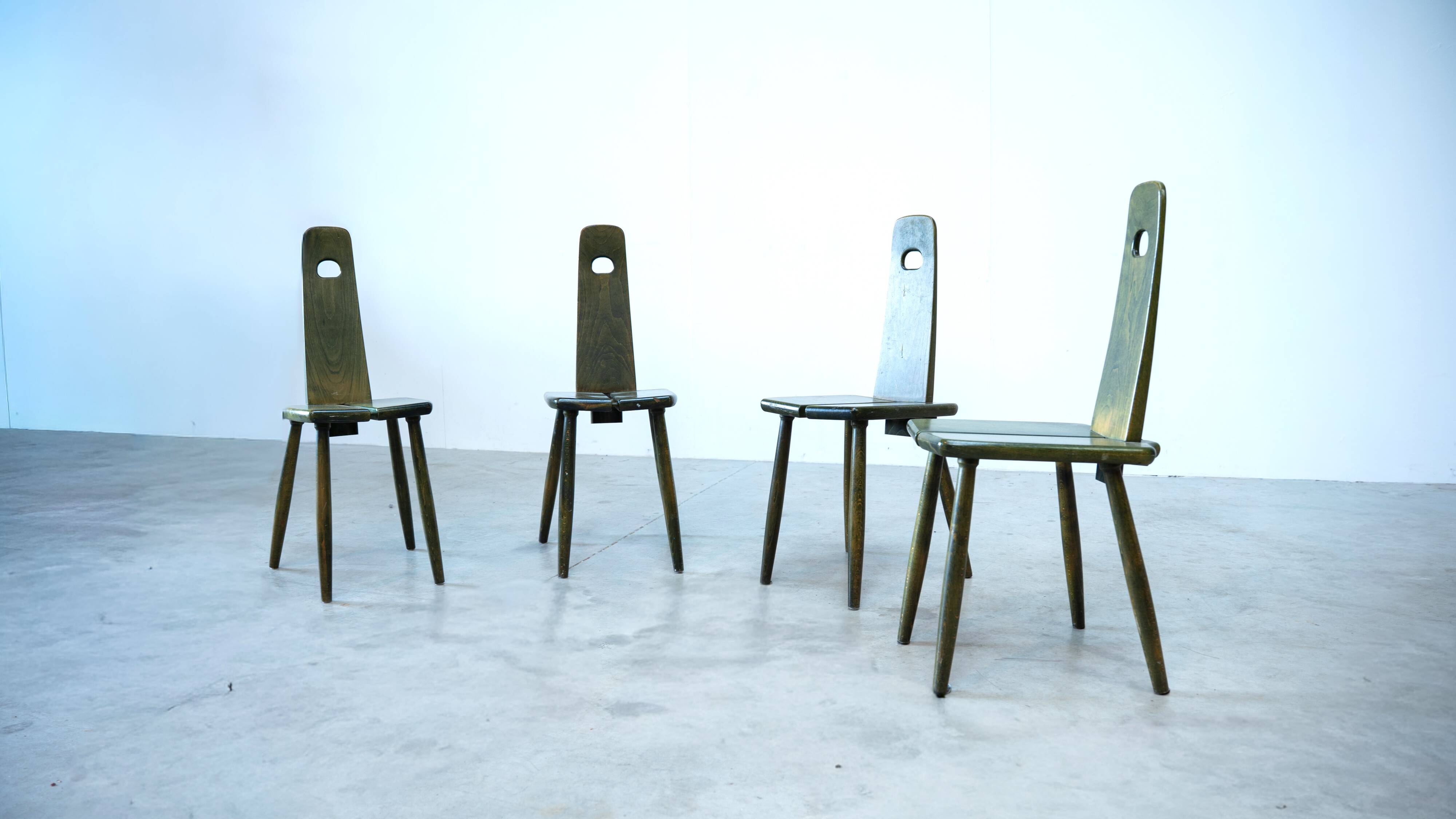Ensemble de quatre chaises de salle à manger néerlandaises uniques