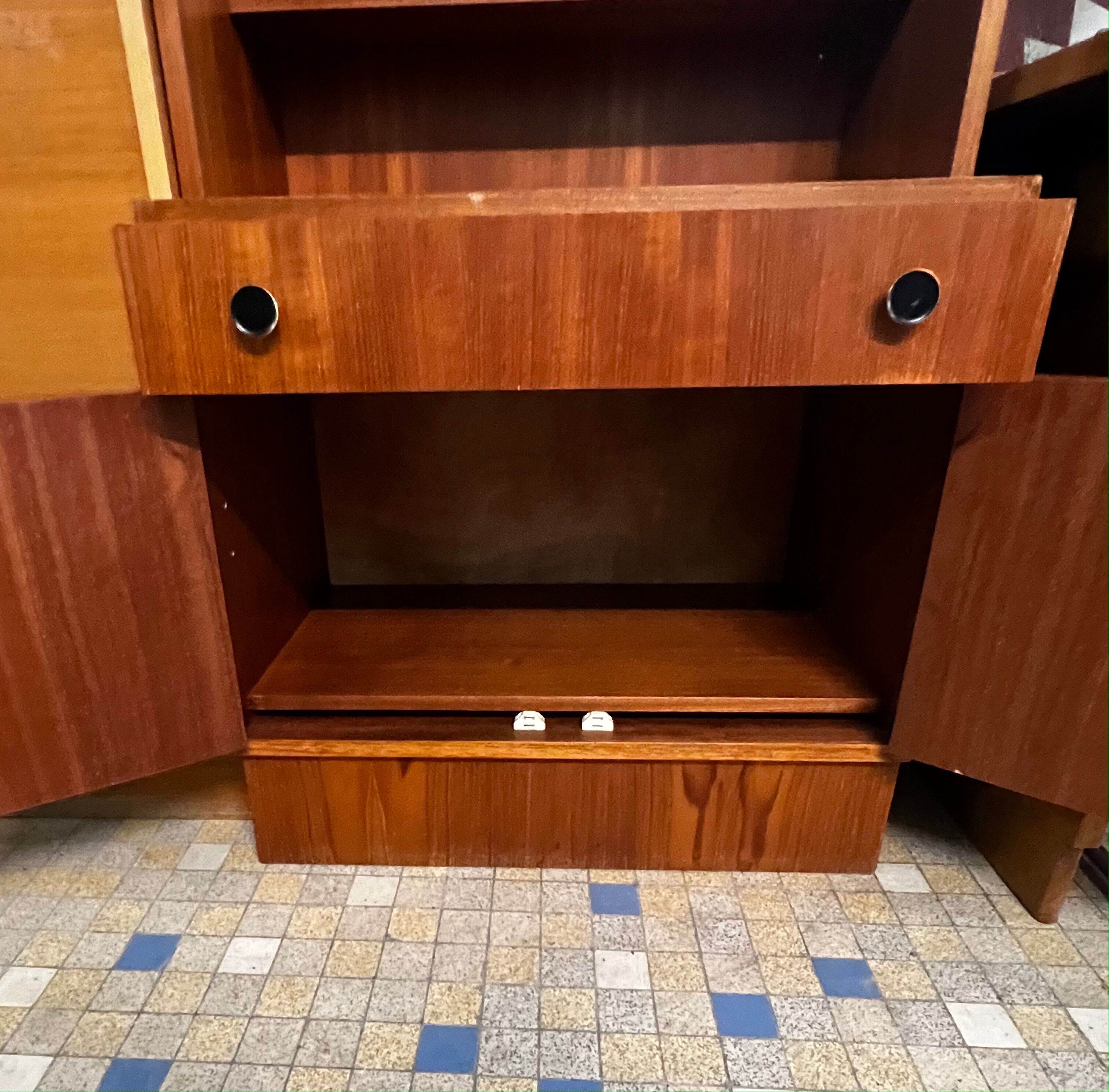 Vintage storage unit