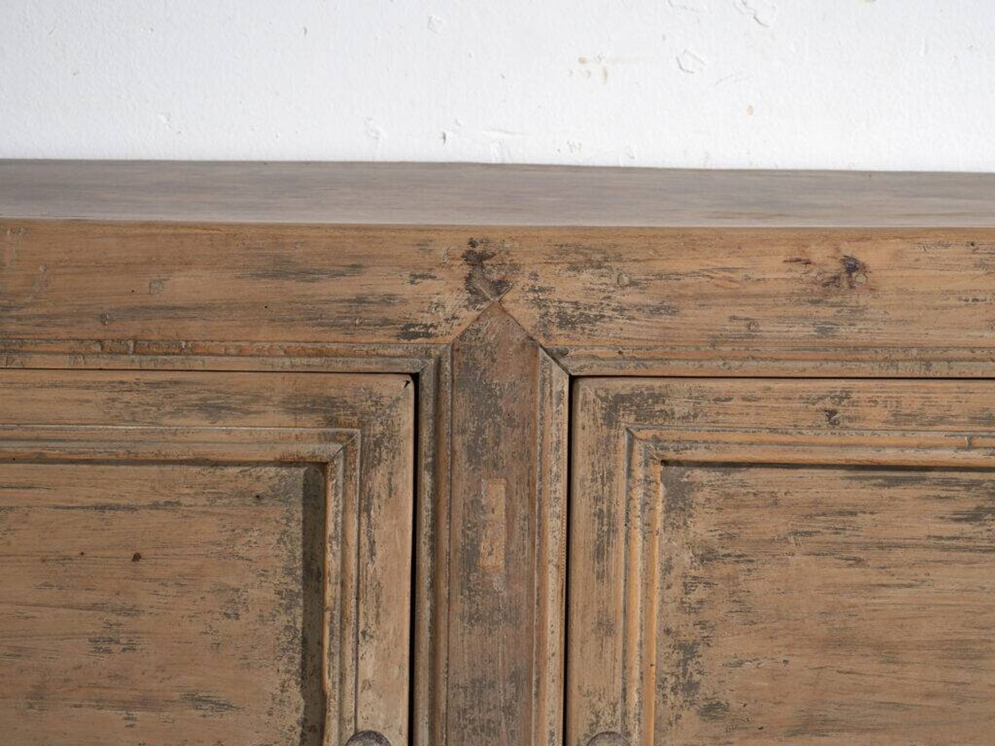 Buffet ancien en bois de pin – Chine, vers 1930