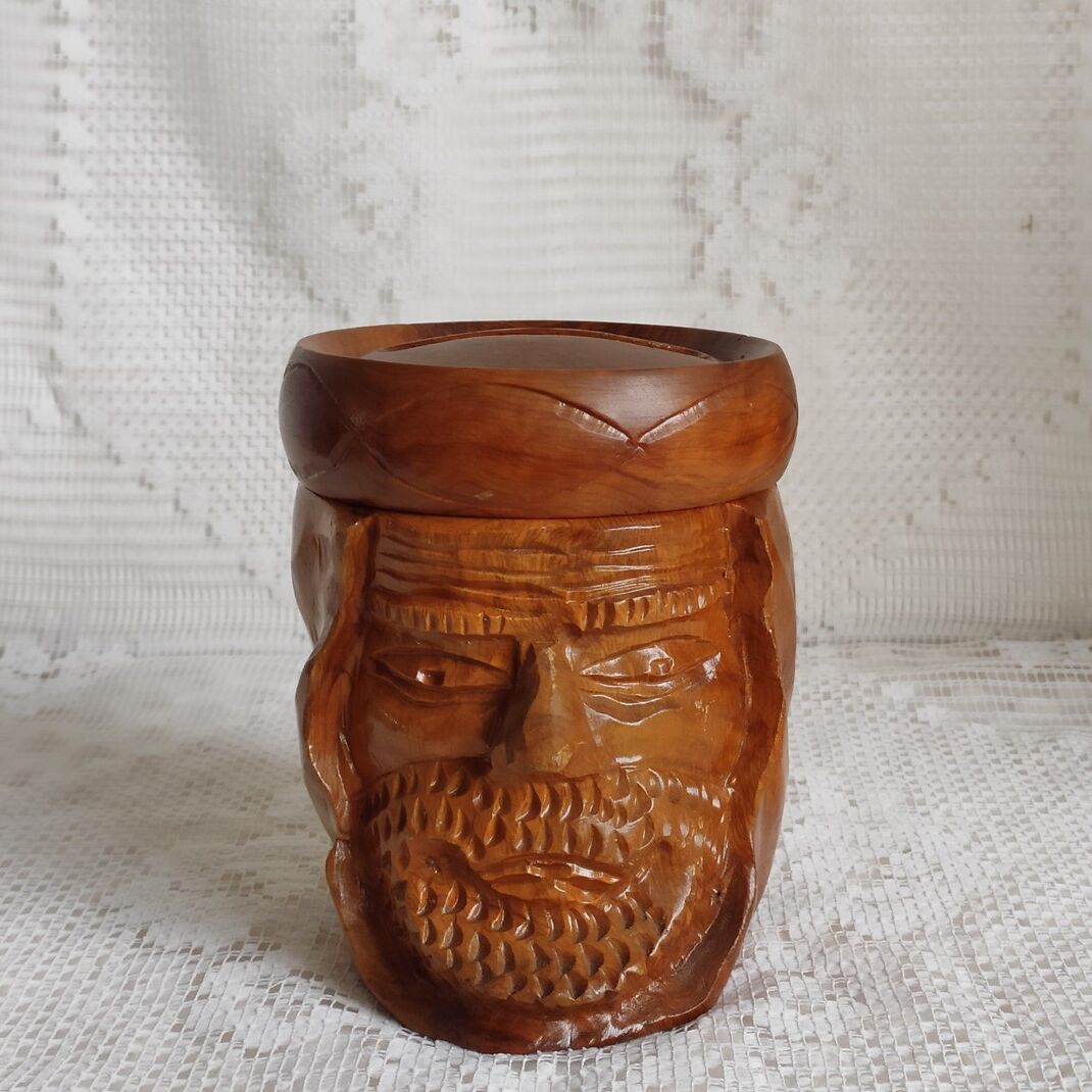 Tobacco pot face carved wood