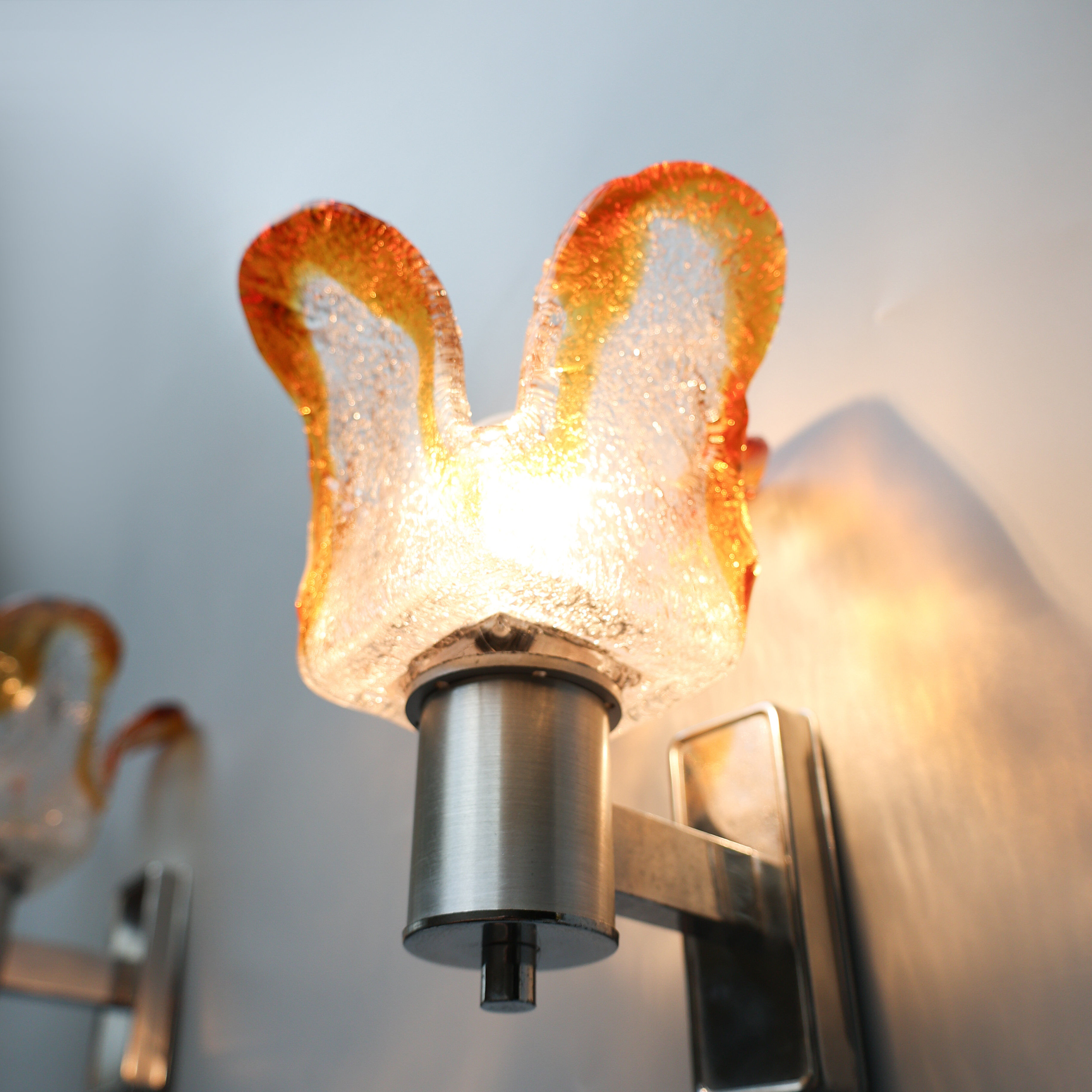 Ensemble de 2 appliques murales vintage Mazzega « Torche », années 1970, Italie.