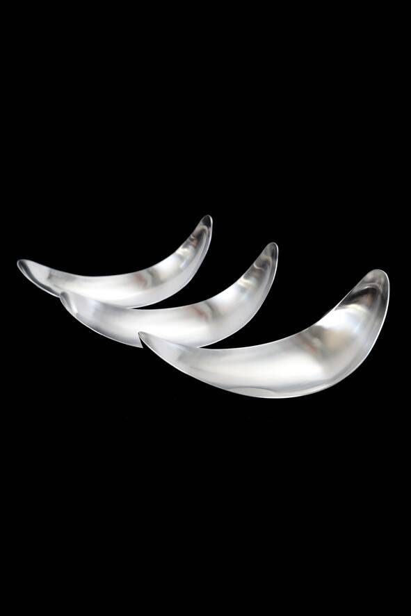 “Leaf” bowl / medium size / Helle Damkjær for Georg Jensen / brushed stainless steel / asymmetrical / Danish modern design