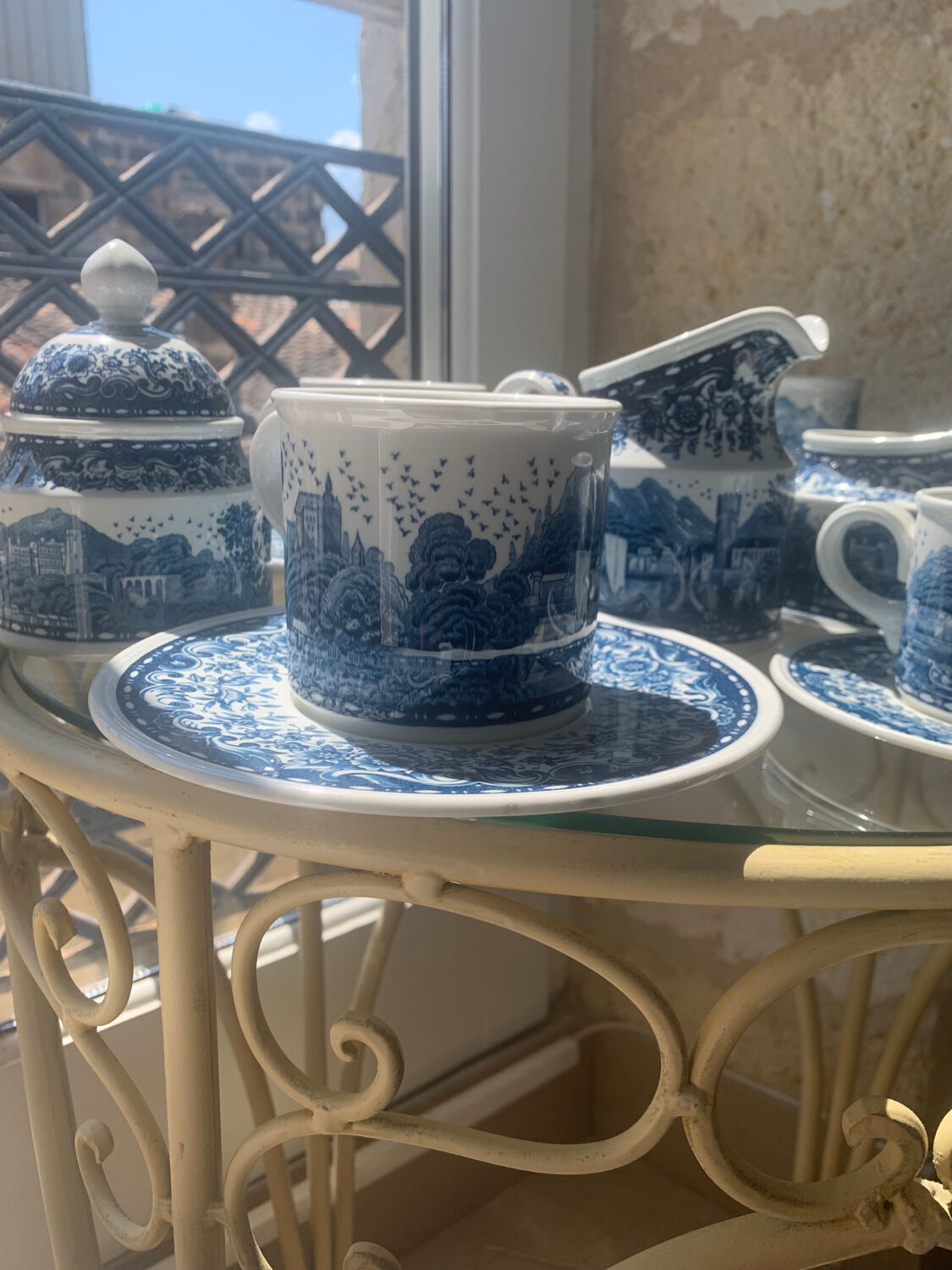 Villeroy & Boch "blue castle" breakfast service